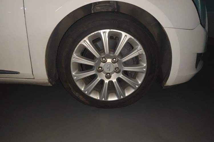 Used Cadillac XTS 2016 28T Luxury Model Right Front Wheel Hub
