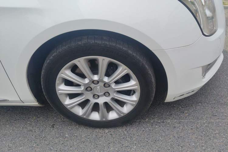 Used Cadillac XTS 2016 28T Luxury Model Right Front Wheel Hub
