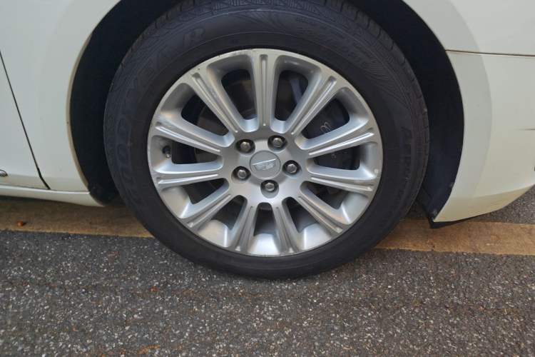 Used Cadillac XTS 2016 28T Tech Edition Right Front Wheel Hub