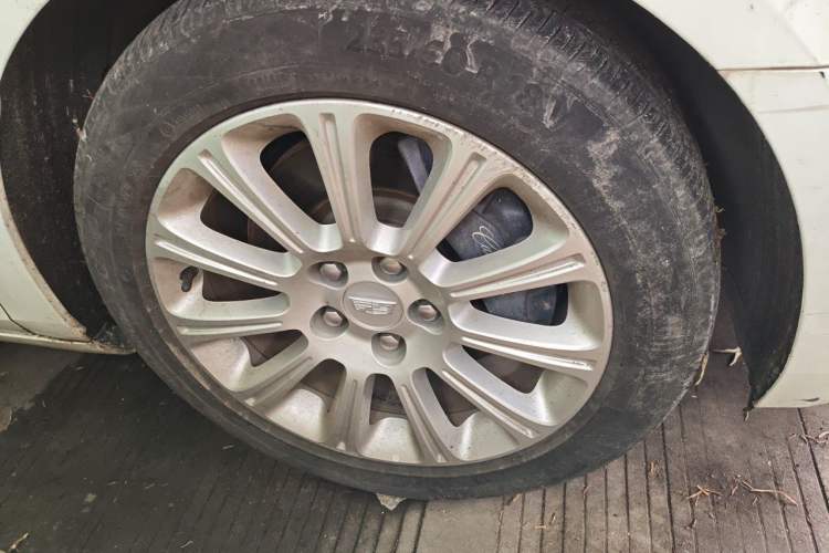 Used Cadillac XTS 2016 28T Tech Edition Right Front Wheel Hub
