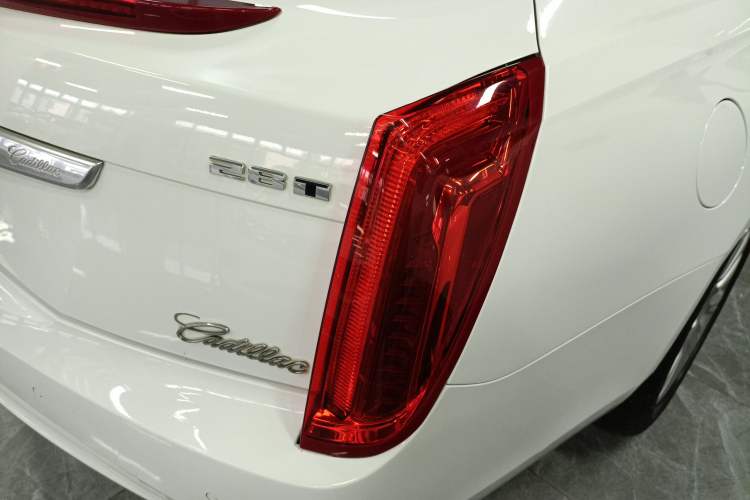 Used Cadillac XTS 2016 28T Elite Edition Right Rear Taillight