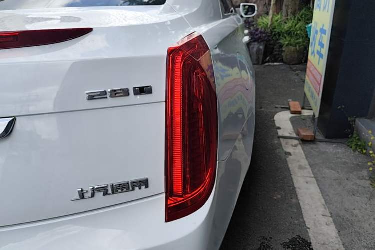 Used Cadillac XTS 2016 28T Elite Edition Right Rear Taillight
