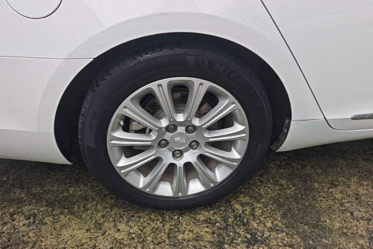 Used Cadillac XTS 2016 28T Elite Edition Right Rear Wheel Hub