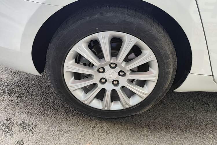 Used Cadillac XTS 2016 28T Elite Edition Right Rear Wheel Hub
