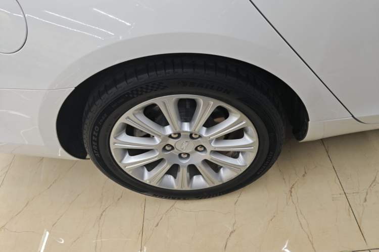 Used Cadillac XTS 2016 28T Luxury Model Right Rear Wheel Hub