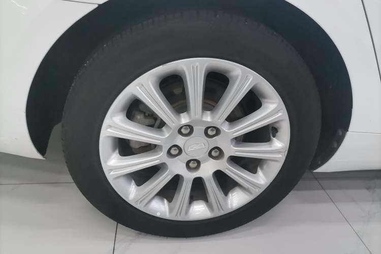 Used Cadillac XTS 2016 28T Tech Edition Right Rear Wheel Hub