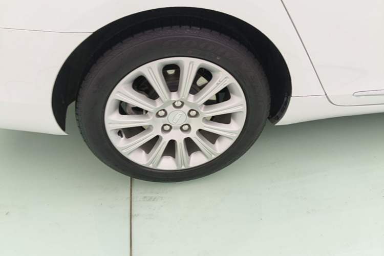 Used Cadillac XTS 2016 28T Elite Edition Right Rear Wheel Hub