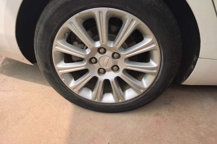Used Cadillac XTS 2016 28T Tech Edition Right Rear Wheel Hub