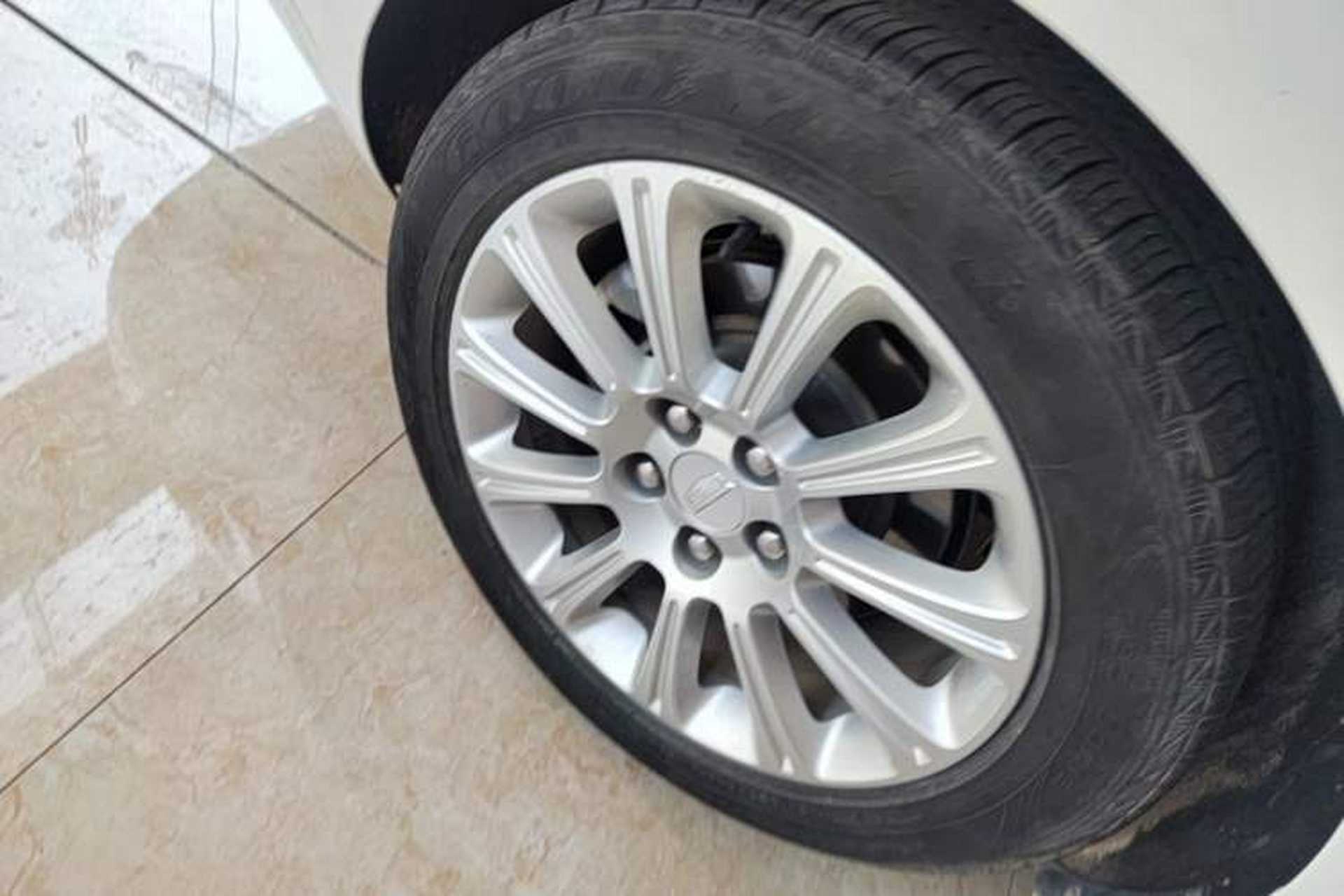 Used Cadillac XTS 2016 28T Elite Edition Right Rear Wheel Hub