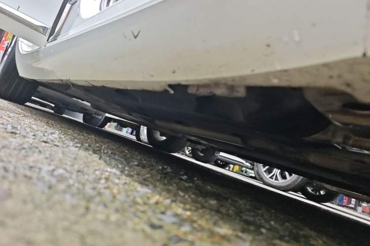 Used Cadillac XTS 2016 28T Elite Edition Right Side Sill