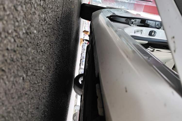 Used Cadillac XTS 2016 28T Elite Edition Right Side Sill