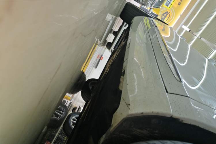 Used Cadillac XTS 2016 28T Luxury Model Right Side Sill