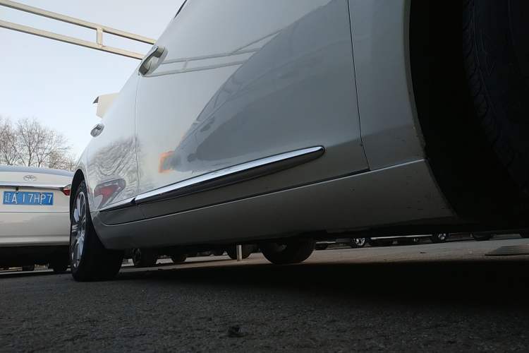 Used Cadillac XTS 2016 28T Tech Edition Right Side Sill