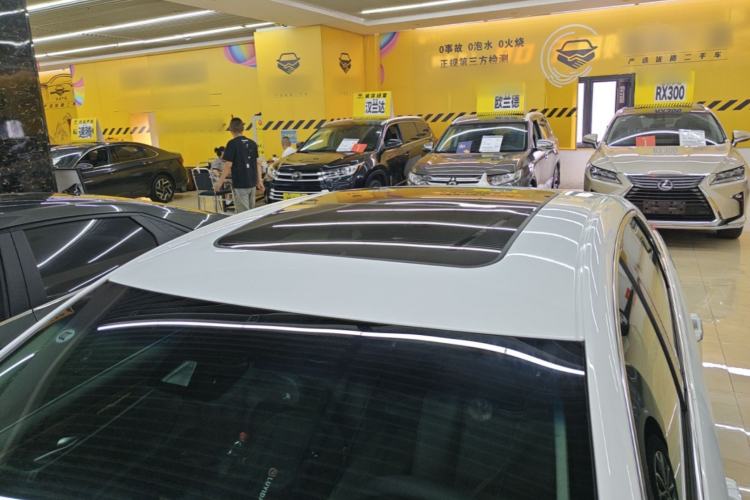 Used Cadillac XTS 2016 28T Luxury Model Roof