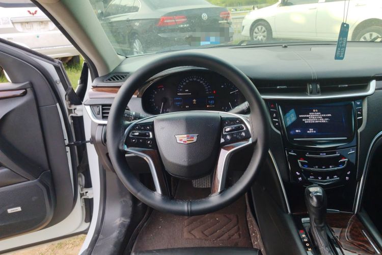 Used Cadillac XTS 2016 28T Luxury Model Steering Wheel