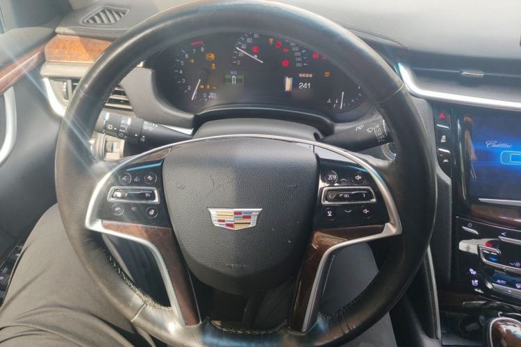 Used Cadillac XTS 2016 28T Luxury Model Steering Wheel