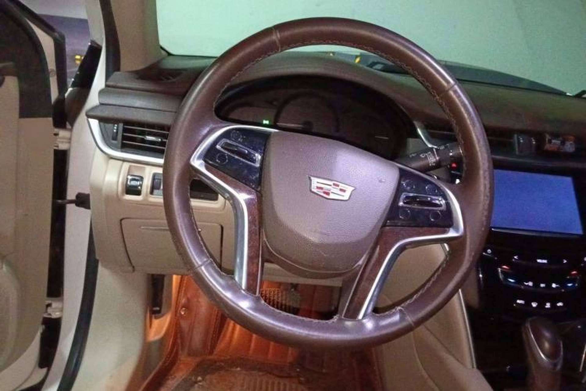 Used Cadillac XTS 2016 28T Tech Edition Steering Wheel