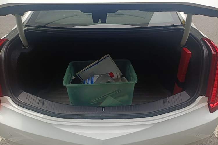 Used Cadillac XTS 2016 28T Elite Edition Trunk