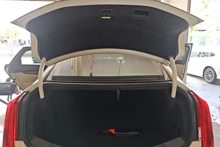 Used Cadillac XTS 2016 28T Elite Edition Trunk