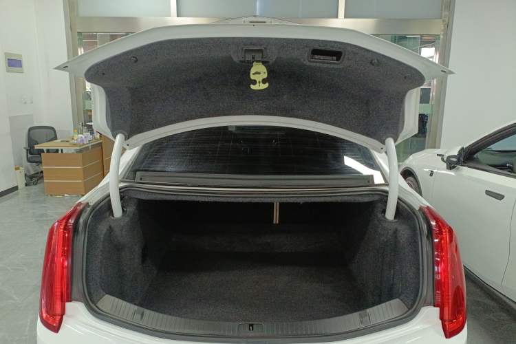 Used Cadillac XTS 2016 28T Elite Edition Trunk