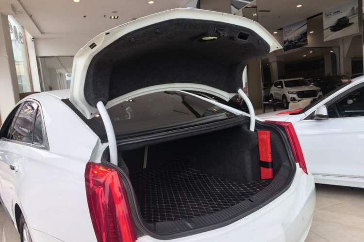 Used Cadillac XTS 2016 28T Elite Edition Trunk