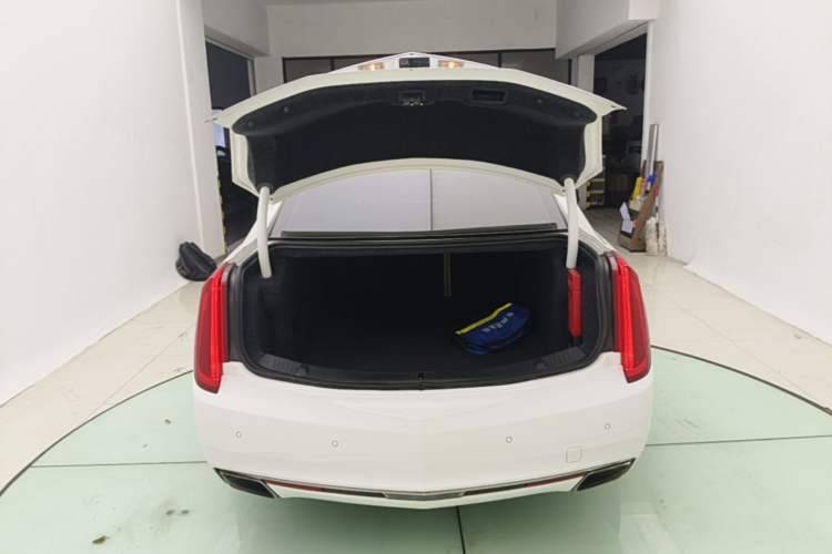 Used Cadillac XTS 2016 28T Elite Edition Trunk
