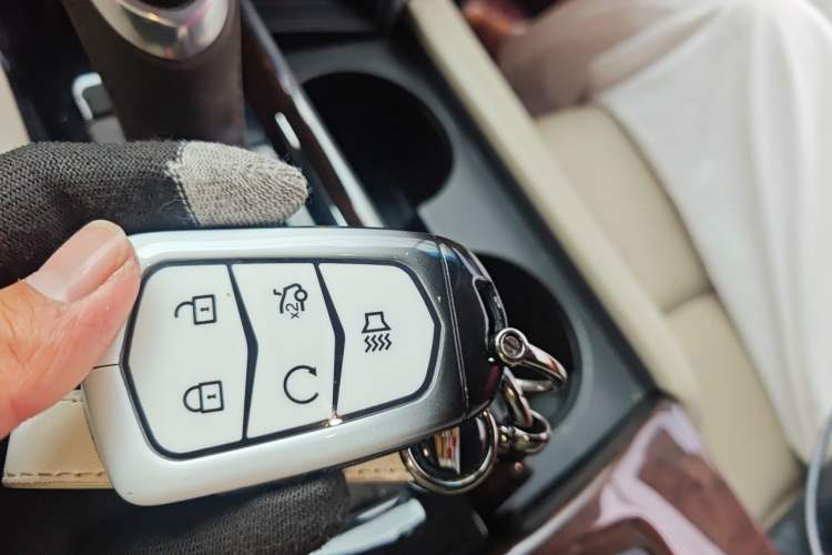 Used Cadillac XTS 2016 28T Elite Edition Vehicle Key