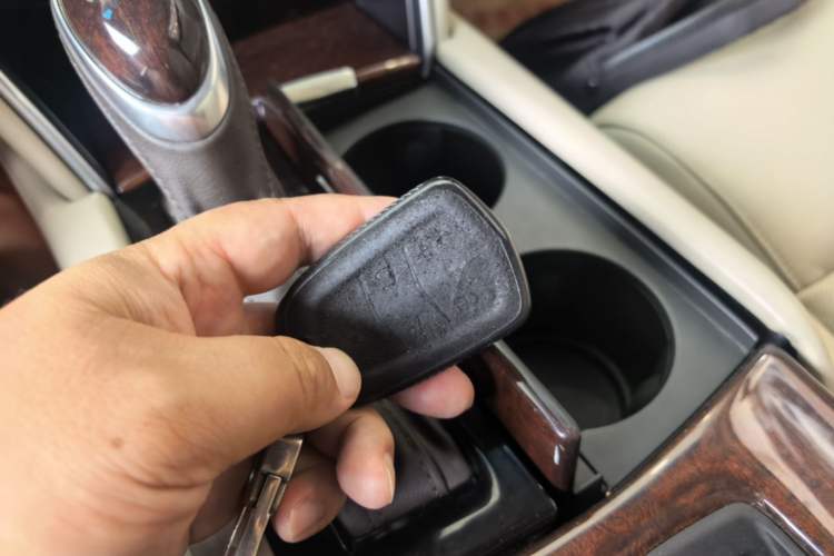 Used Cadillac XTS 2016 28T Elite Edition Vehicle Key