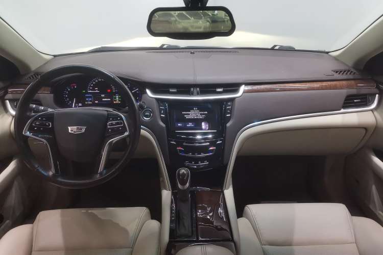 Used Cadillac XTS 2016 28T Elite Edition Center Console
