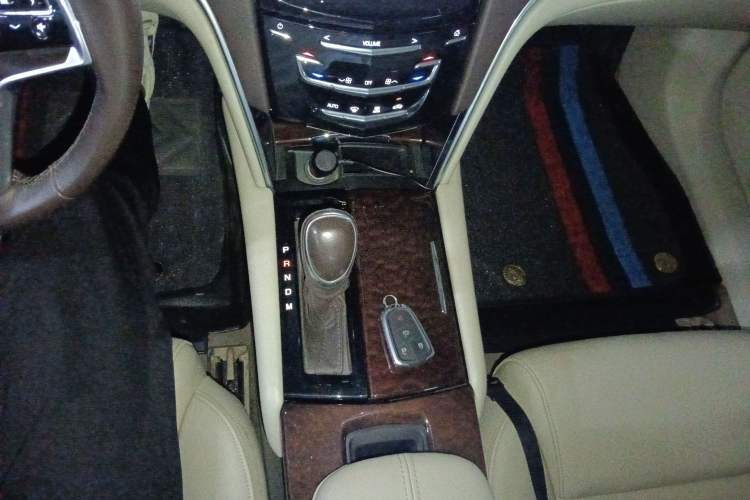 Used Cadillac XTS 2016 28T Tech Edition Gear Lever