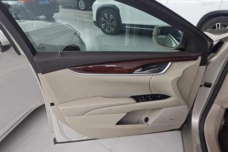 Used Cadillac XTS 2016 28T Elite Edition Interior 7