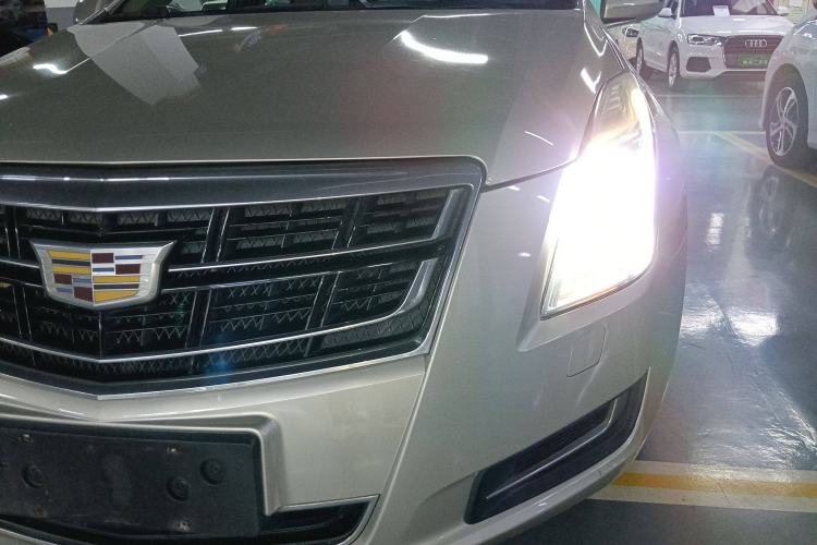 Used Cadillac XTS 2016 28T Tech Edition Left Front Headlight