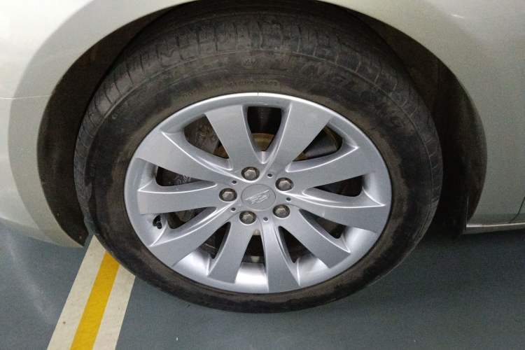 Used Cadillac XTS 2016 28T Tech Edition Left Front Wheel Hub
