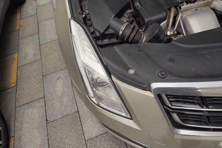 Used Cadillac XTS 2016 28T Tech Edition Right Front Headlight