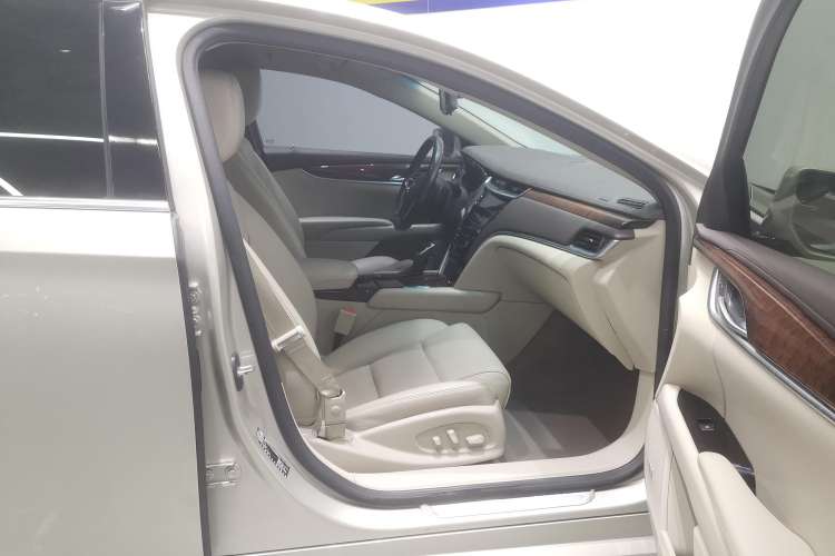 Used Cadillac XTS 2016 28T Elite Edition Right Front Seat