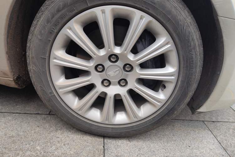Used Cadillac XTS 2016 28T Tech Edition Right Front Wheel Hub