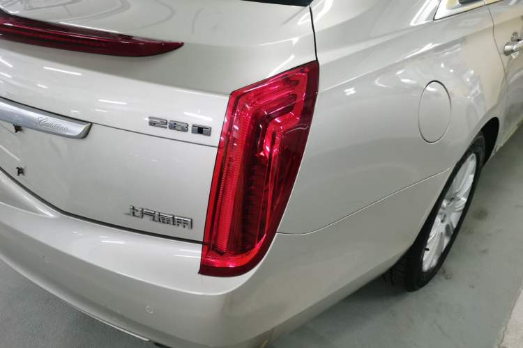 Used Cadillac XTS 2016 28T Tech Edition Right Rear Taillight