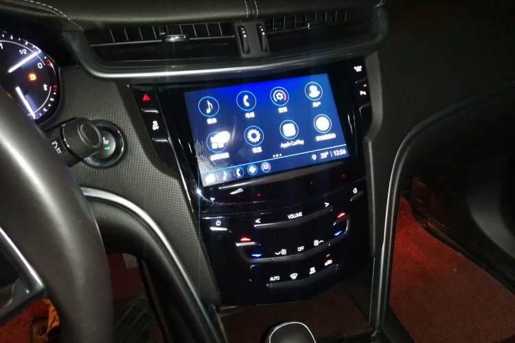 Used Cadillac XTS 2017 28T Tech Edition Audio And AC Panel