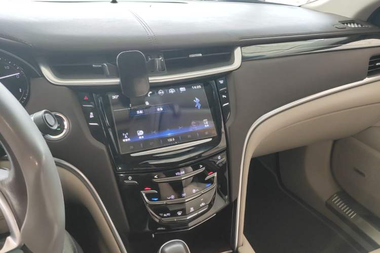 Used Cadillac XTS 2017 28T Tech Edition Audio And AC Panel