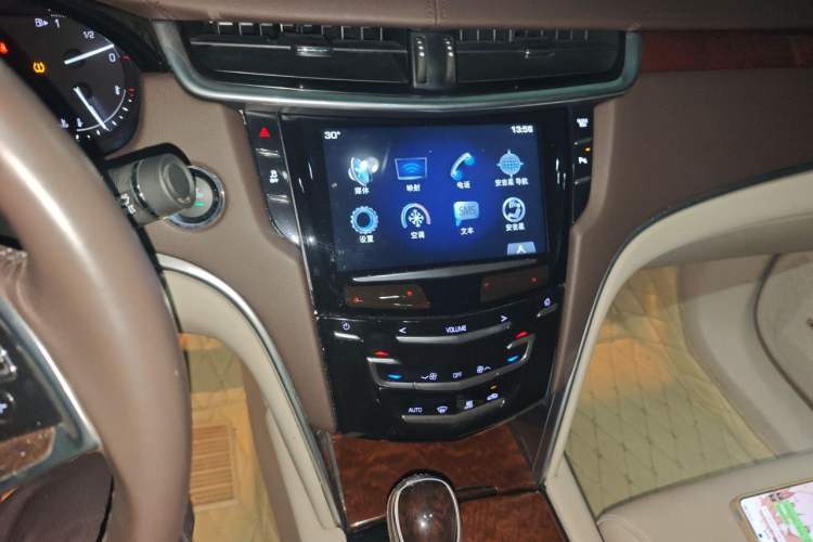 Used Cadillac XTS 2017 28T Elite Model Audio And AC Panel