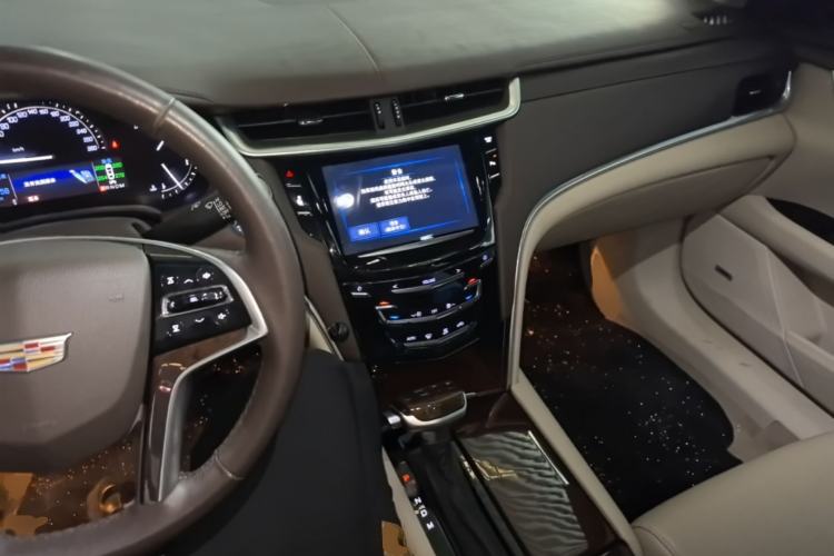Used Cadillac XTS 2017 28T Elite Model Center Console