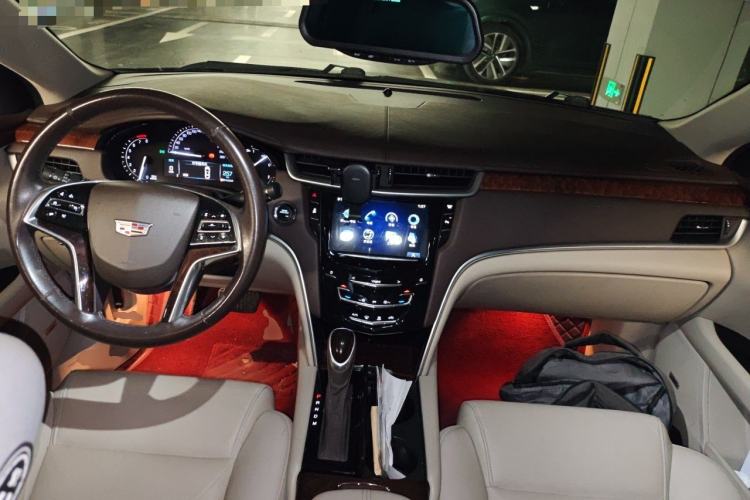 Used Cadillac XTS 2017 28T Elite Model Center Console