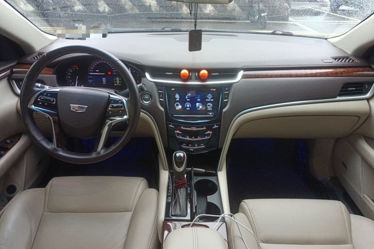 Used Cadillac XTS 2017 28T Elite Model Center Console