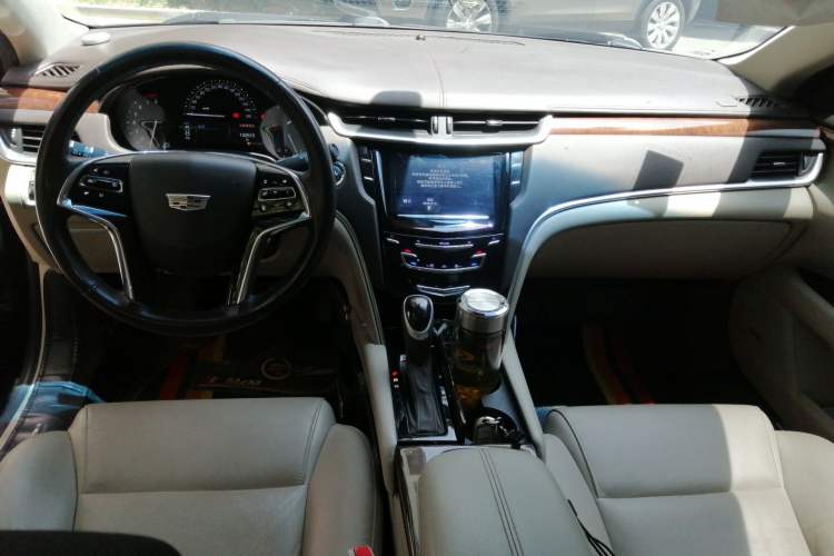 Used Cadillac XTS 2017 28T Elite Model Center Console
