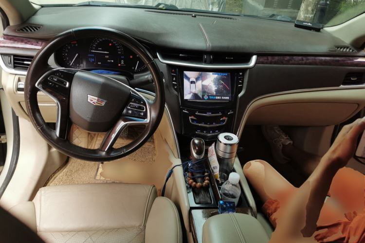 Used Cadillac XTS 2017 28T Elite Model Center Console