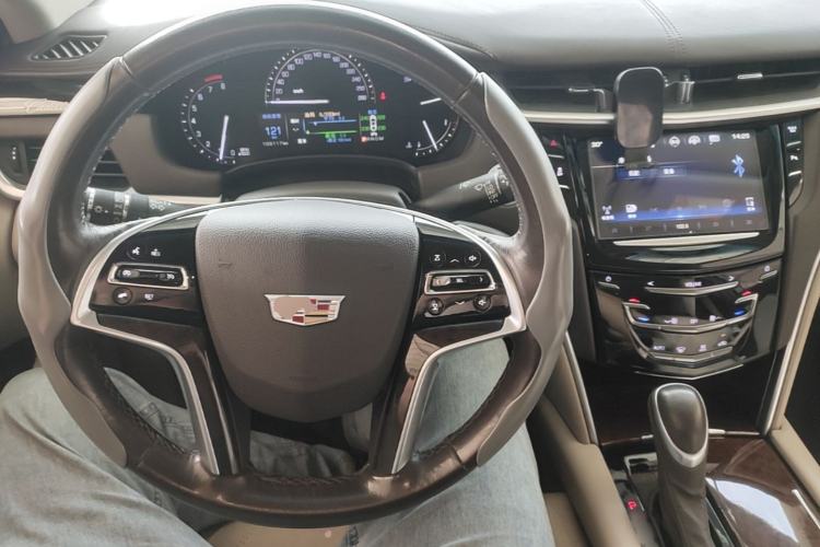 Used Cadillac XTS 2017 28T Tech Edition Center Console