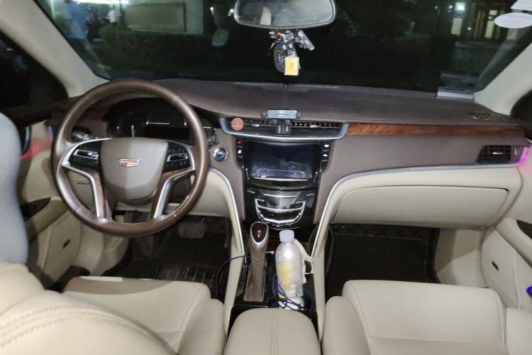 Used Cadillac XTS 2017 28T Elite Model Center Console