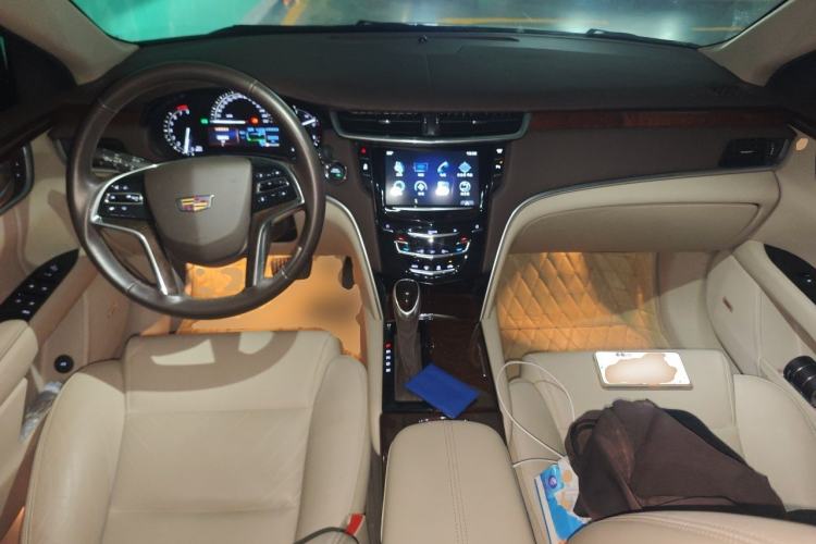 Used Cadillac XTS 2017 28T Elite Model Center Console