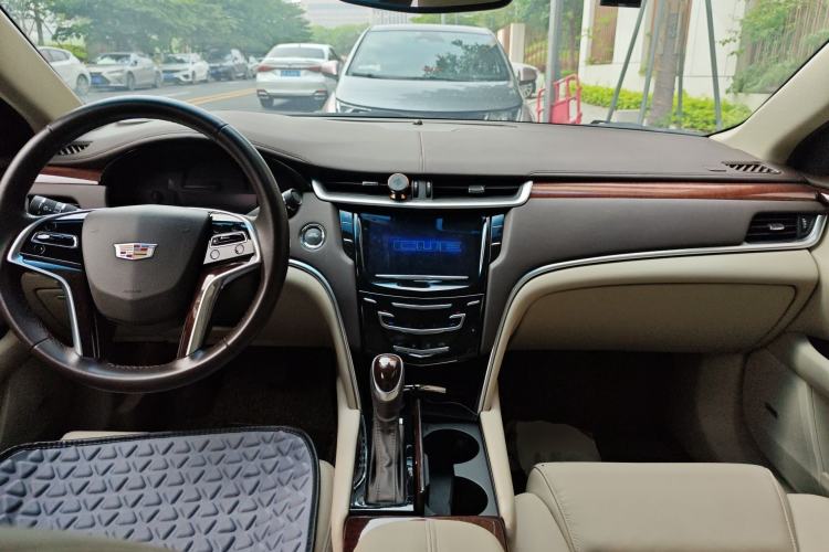 Used Cadillac XTS 2017 28T Elite Model Center Console