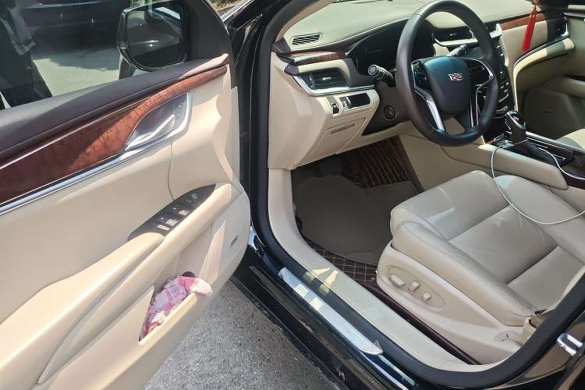 Used Cadillac XTS 2017 28T Elite Model Driver Seat
